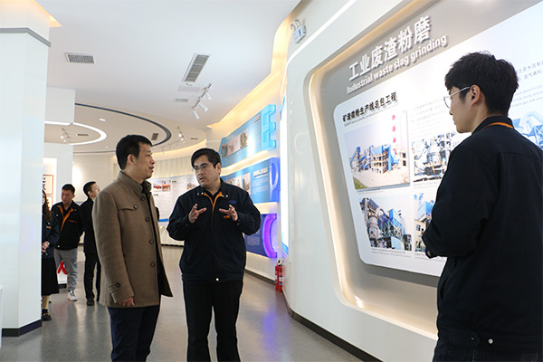 河南省商務廳領導蒞臨新鄉(xiāng)長城機械實地核查電子商務發(fā)展情況 河南省商務廳領導蒞臨新鄉(xiāng)長城機械實地核查電子商務發(fā)展情況