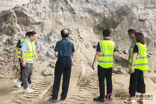 長城團(tuán)隊深入鎳渣微粉生產(chǎn)一線