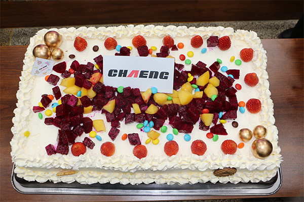 新鄉(xiāng)長城機械舉辦慶三八蛋糕DIY活動現(xiàn)場 新鄉(xiāng)長城機械舉辦慶三八蛋糕DIY活動現(xiàn)場