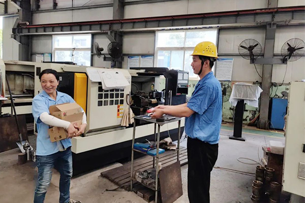 高溫季節(jié)防暑降溫工作 高溫季節(jié)防暑降溫工作