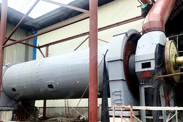 廣西φ3.8m水泥磨項目安裝現(xiàn)場 廣西φ3.8m水泥磨項目安裝現(xiàn)場