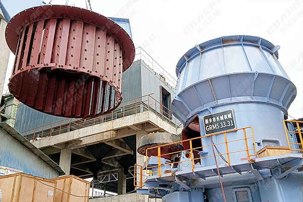 陜西年產(chǎn)30萬噸礦渣立磨項目安裝現(xiàn)場 陜西年產(chǎn)30萬噸礦渣立磨項目安裝現(xiàn)場