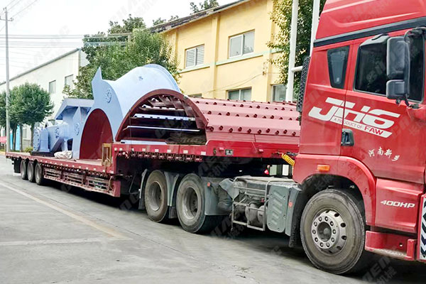 湖北年產(chǎn)60萬噸鋼渣線搖臂、磨輥等發(fā)貨